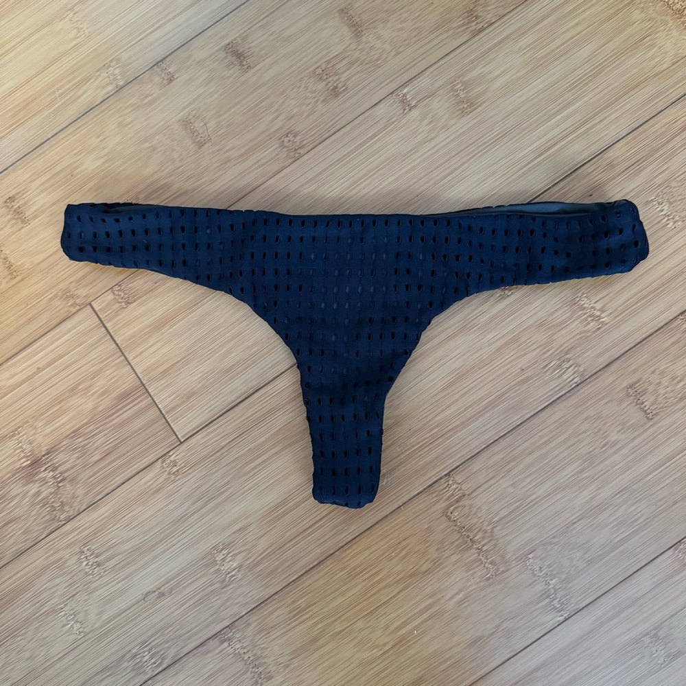 Acacia Hookipa Bottoms size small